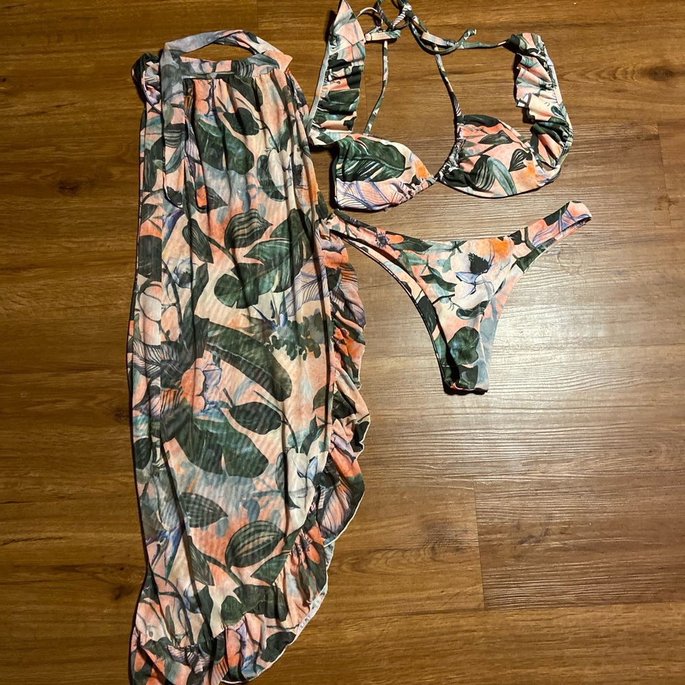 Bathing suits set - Picture 2 of 2
